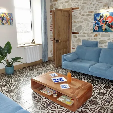 De La Pierre Hébergement de vacances *